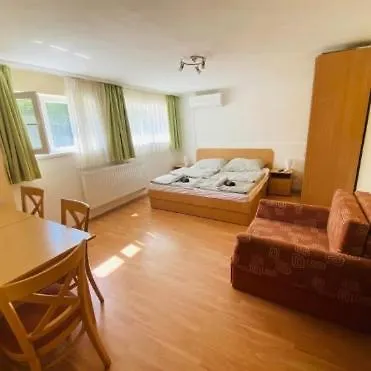 Balkonett Vendeghaz Gæstehus